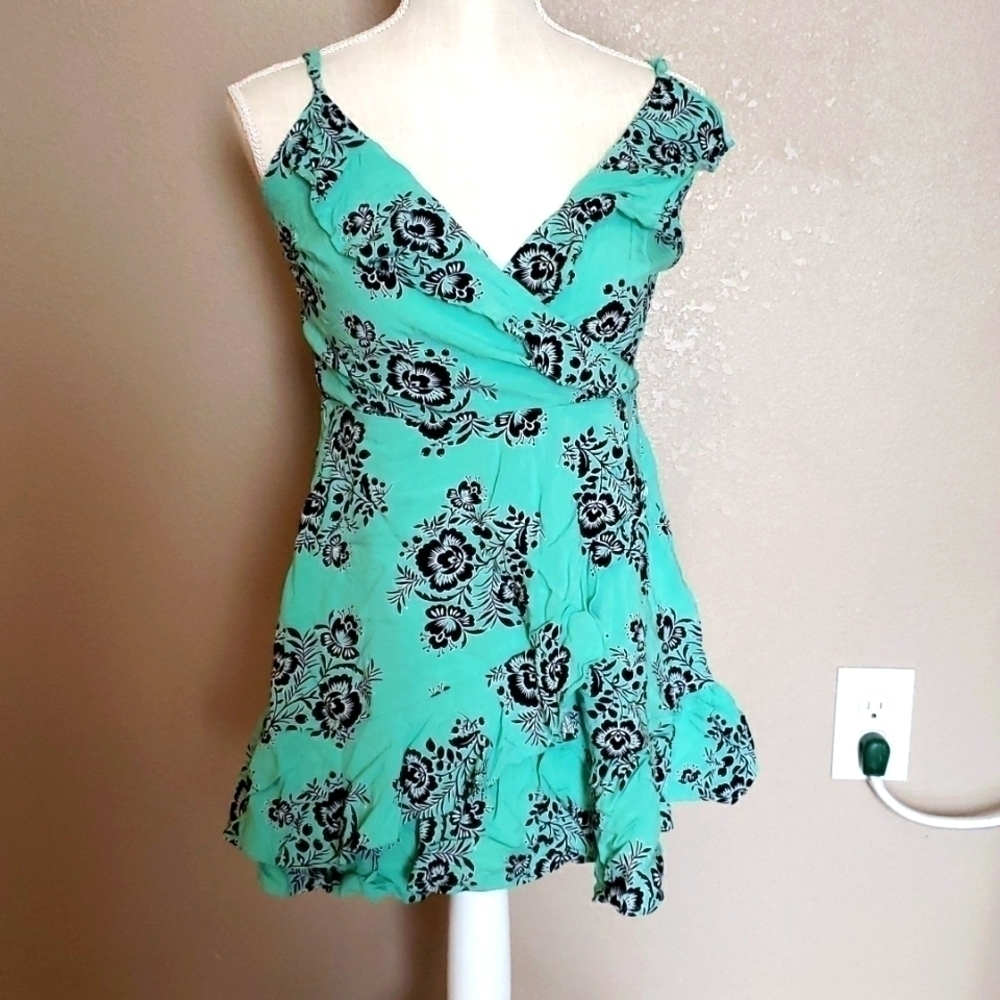 Aeropostal floral ruffled ruched summer sun dress